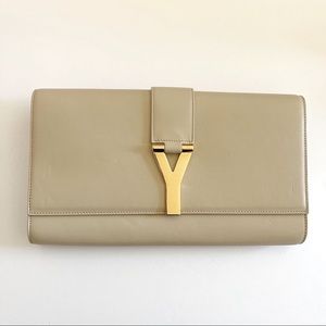 SAINT LAURENT Textured Calfskin Classic Y Ligne
Clutch in Nude